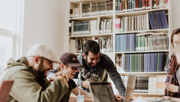 Le CDD étudiant : une solution flexible pour l'emploi saisonnier