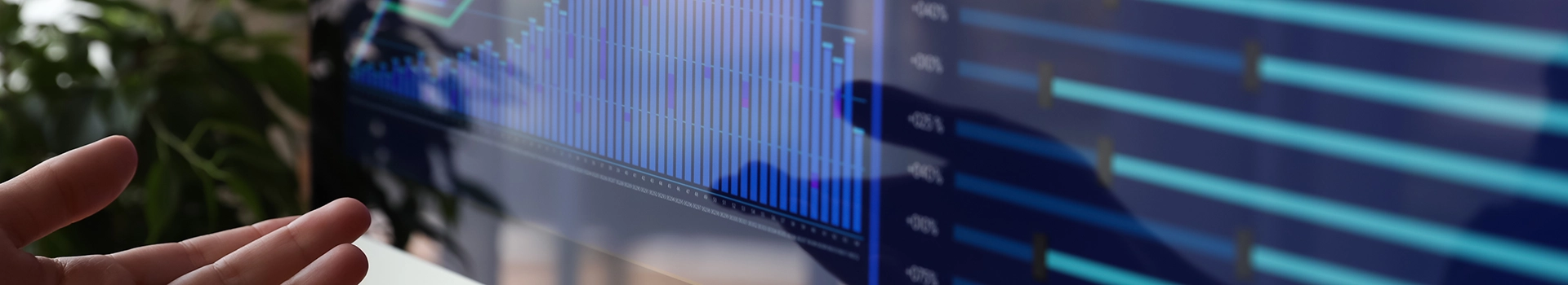 Tableau de bord financier affichant des indicateurs et graphiques lors d’une restructuration financière pilotée par un manager de transition